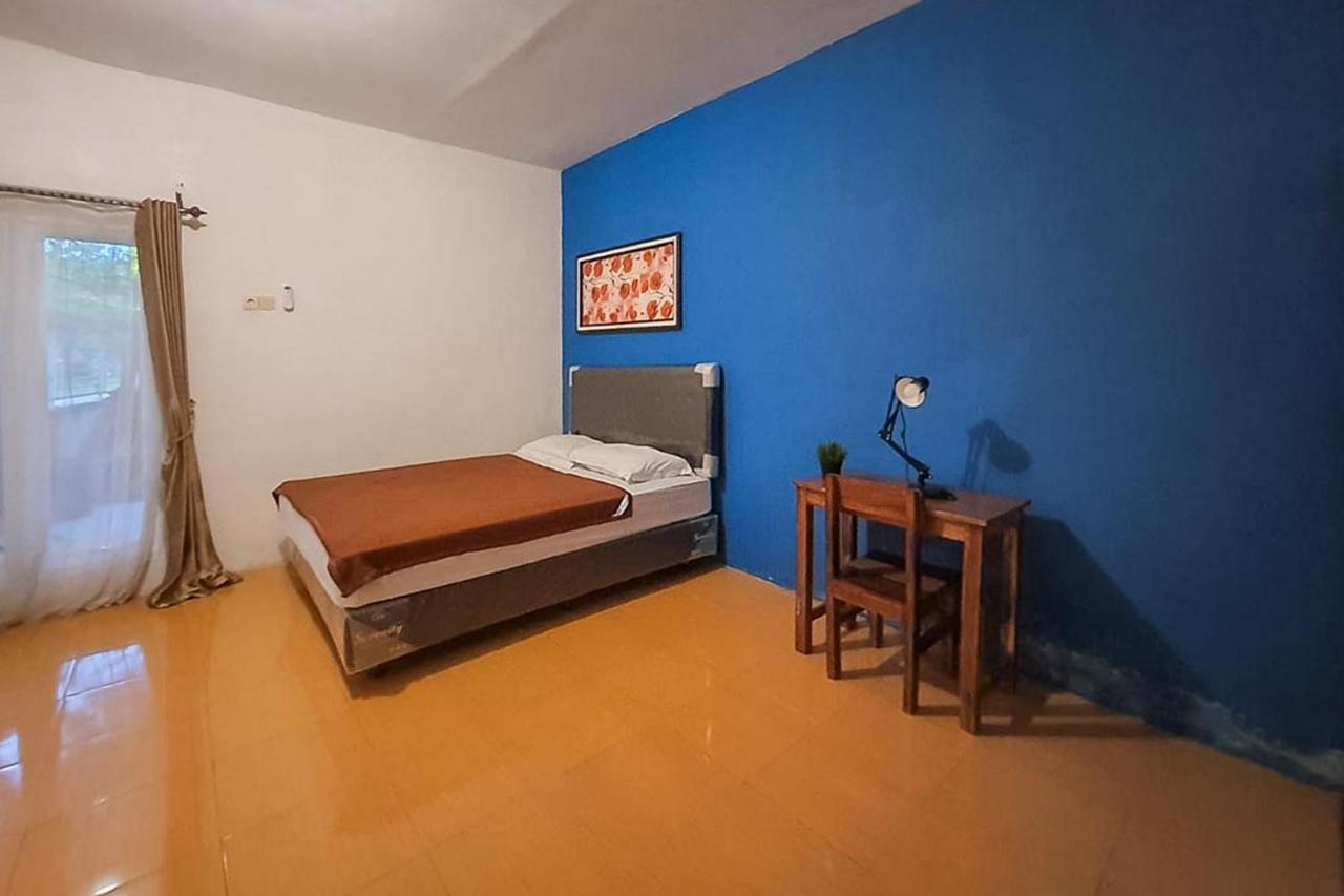 Syafa Homestay Syariah Mitra Reddoorz Tuban  Exteriör bild