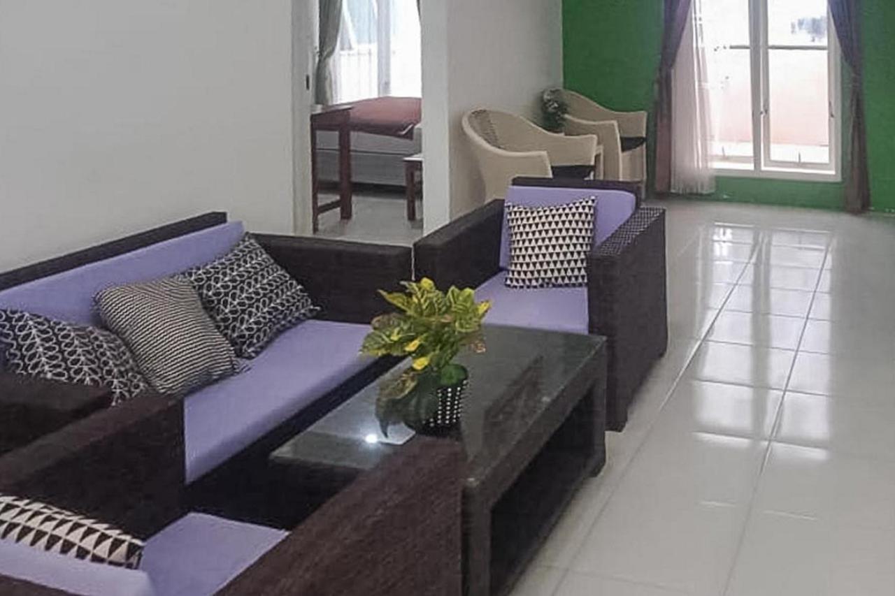 Syafa Homestay Syariah Mitra Reddoorz Tuban  Exteriör bild