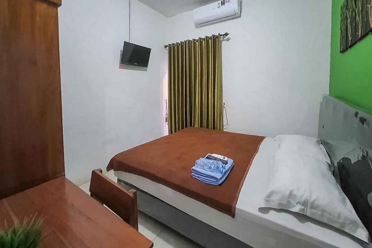 Syafa Homestay Syariah Mitra Reddoorz Tuban  Exteriör bild